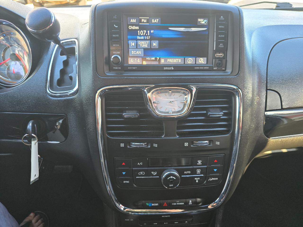 Chrysler Town & Country 4dr Wgn S 2014