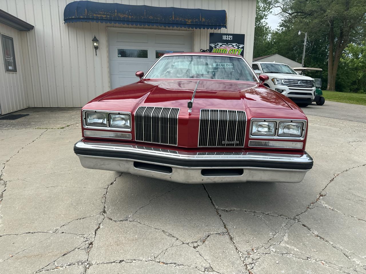 Oldsmobile Cutlass  1977
