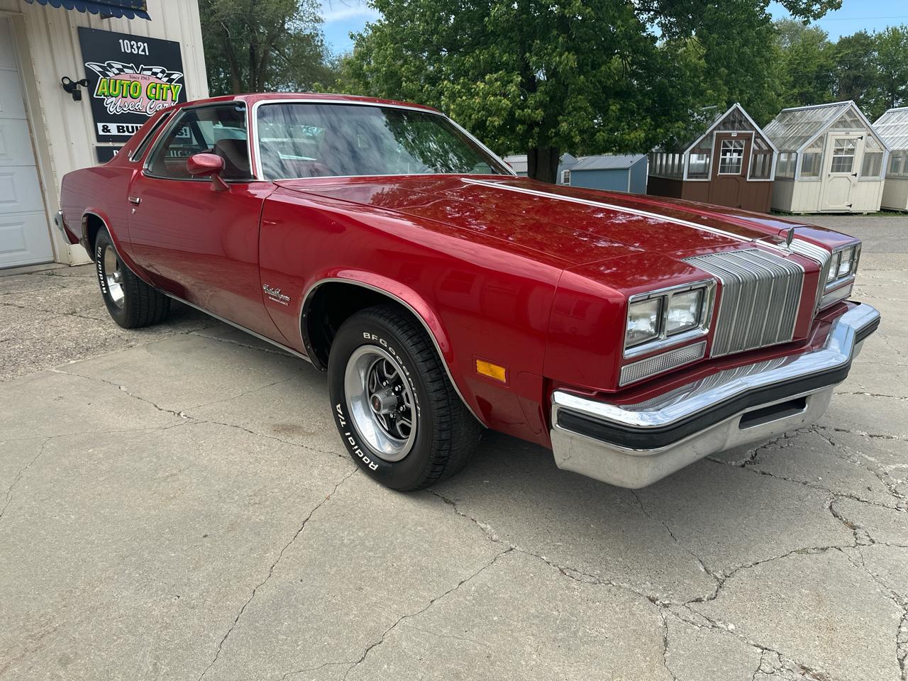 Oldsmobile Cutlass  1977