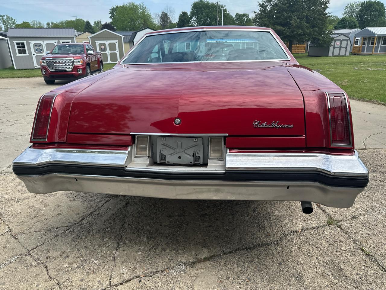 Oldsmobile Cutlass  1977
