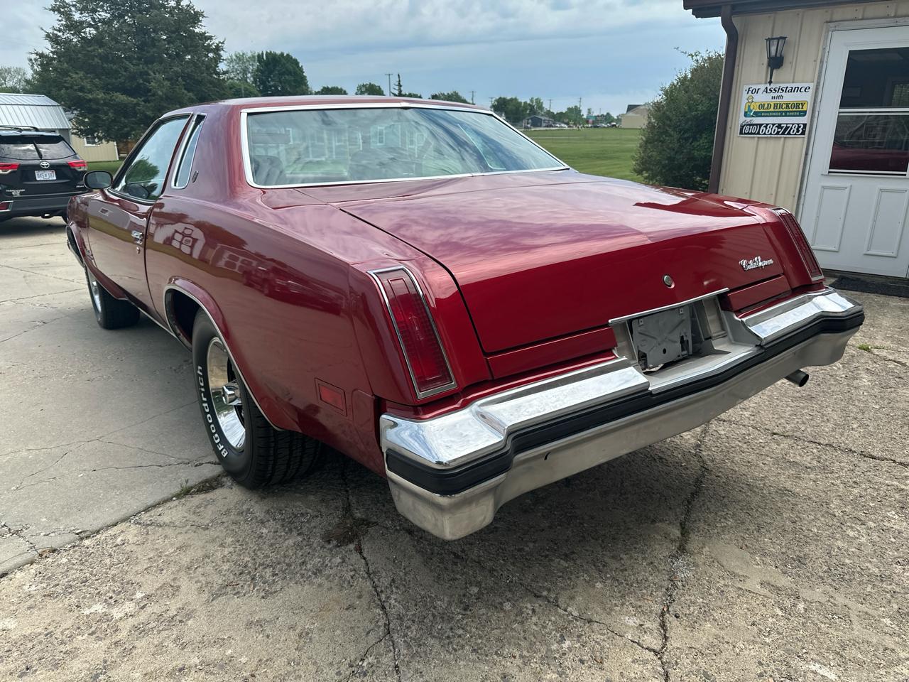 Oldsmobile Cutlass  1977