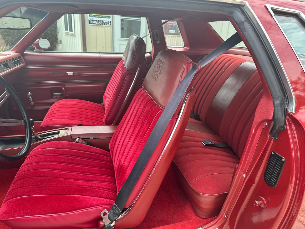 Oldsmobile Cutlass  1977