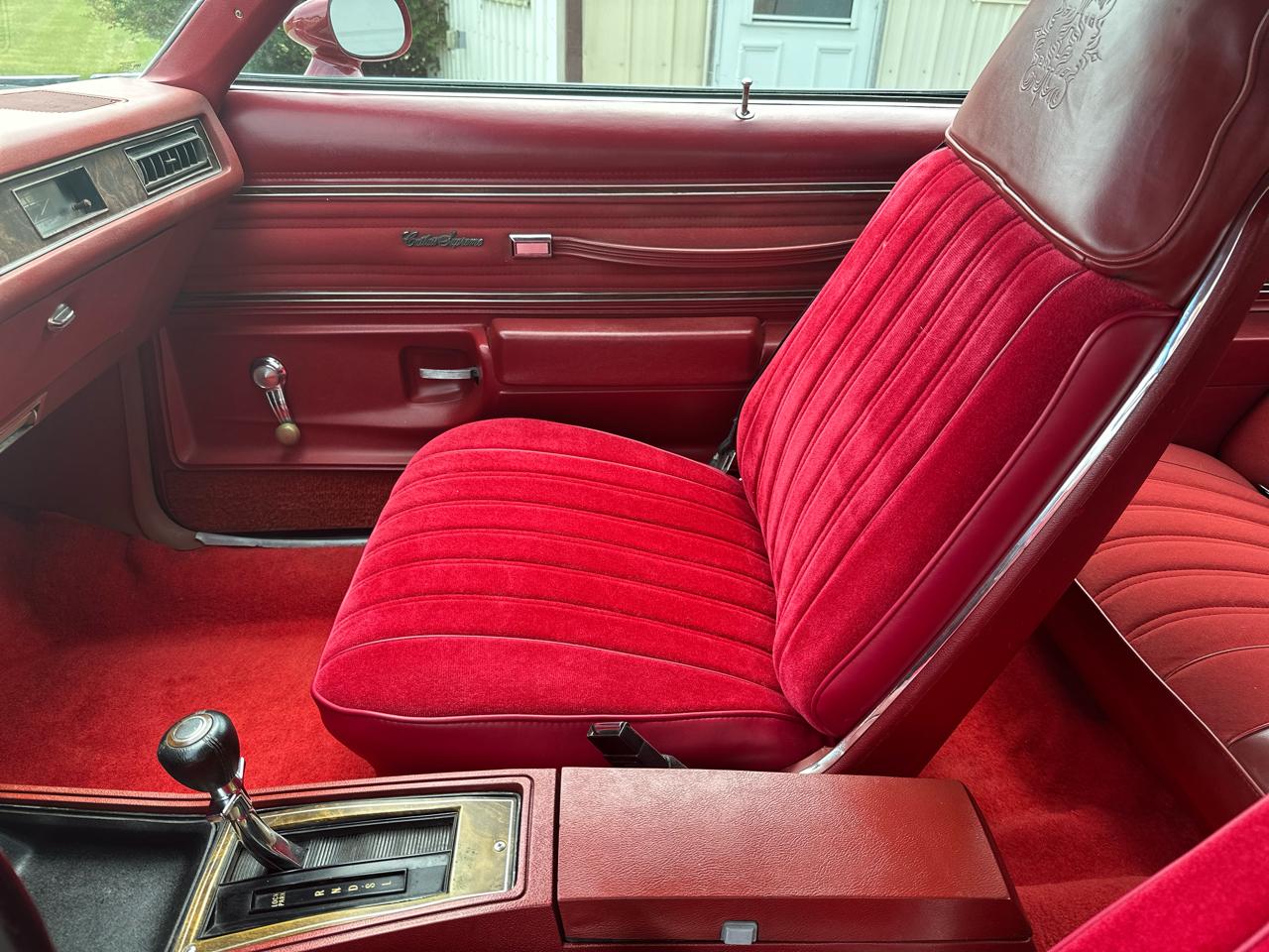 Oldsmobile Cutlass  1977