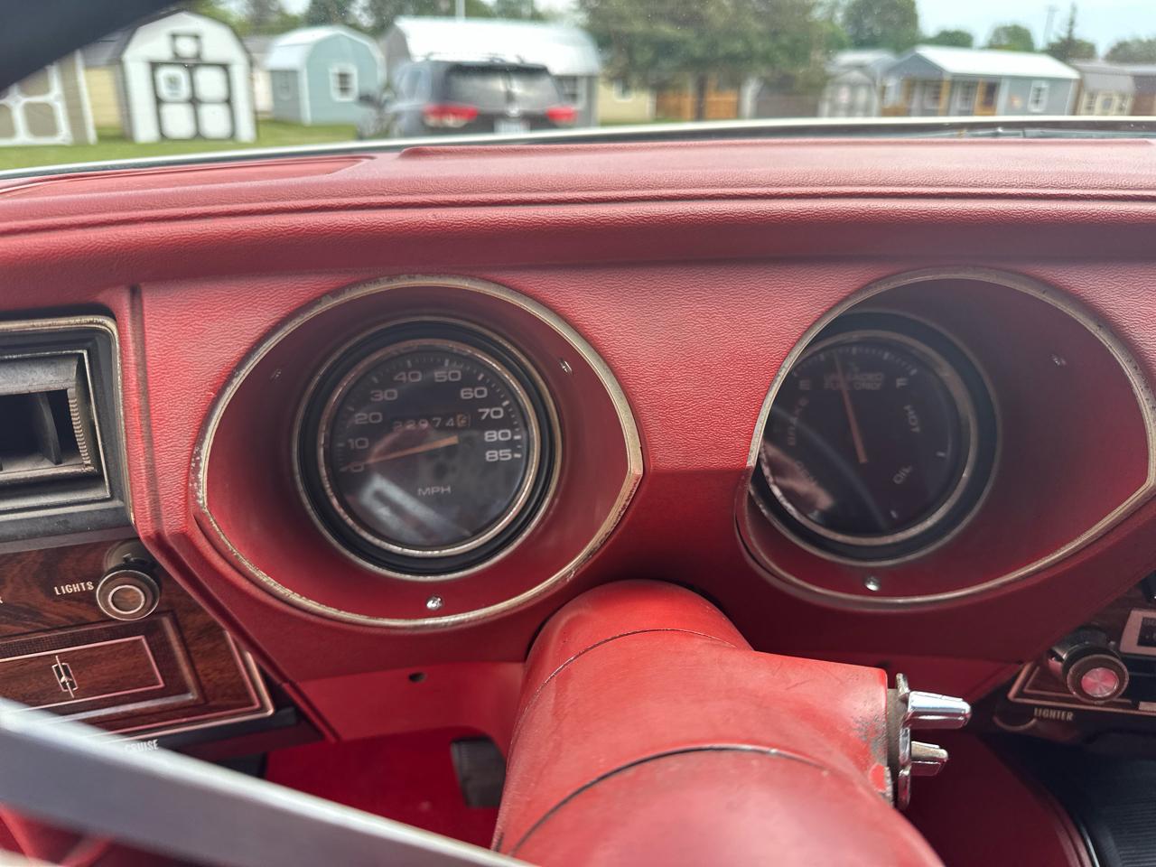 Oldsmobile Cutlass  1977