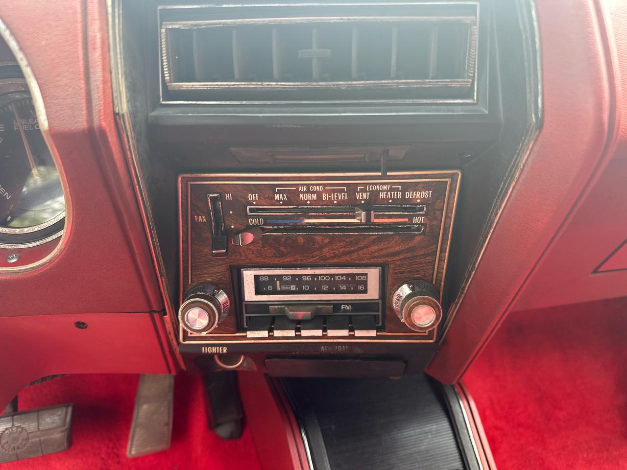 Oldsmobile Cutlass  1977