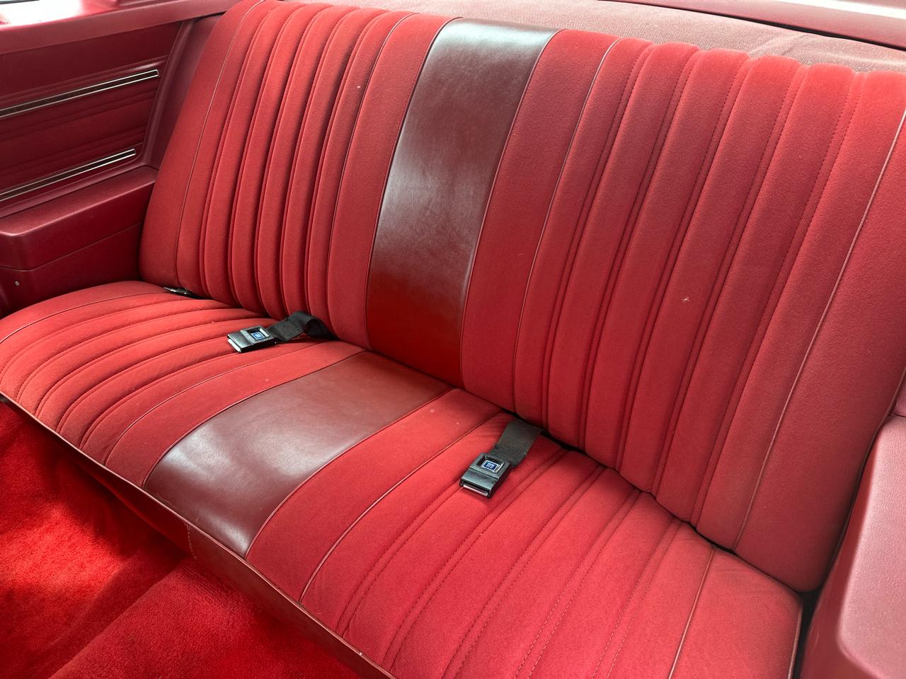 Oldsmobile Cutlass  1977
