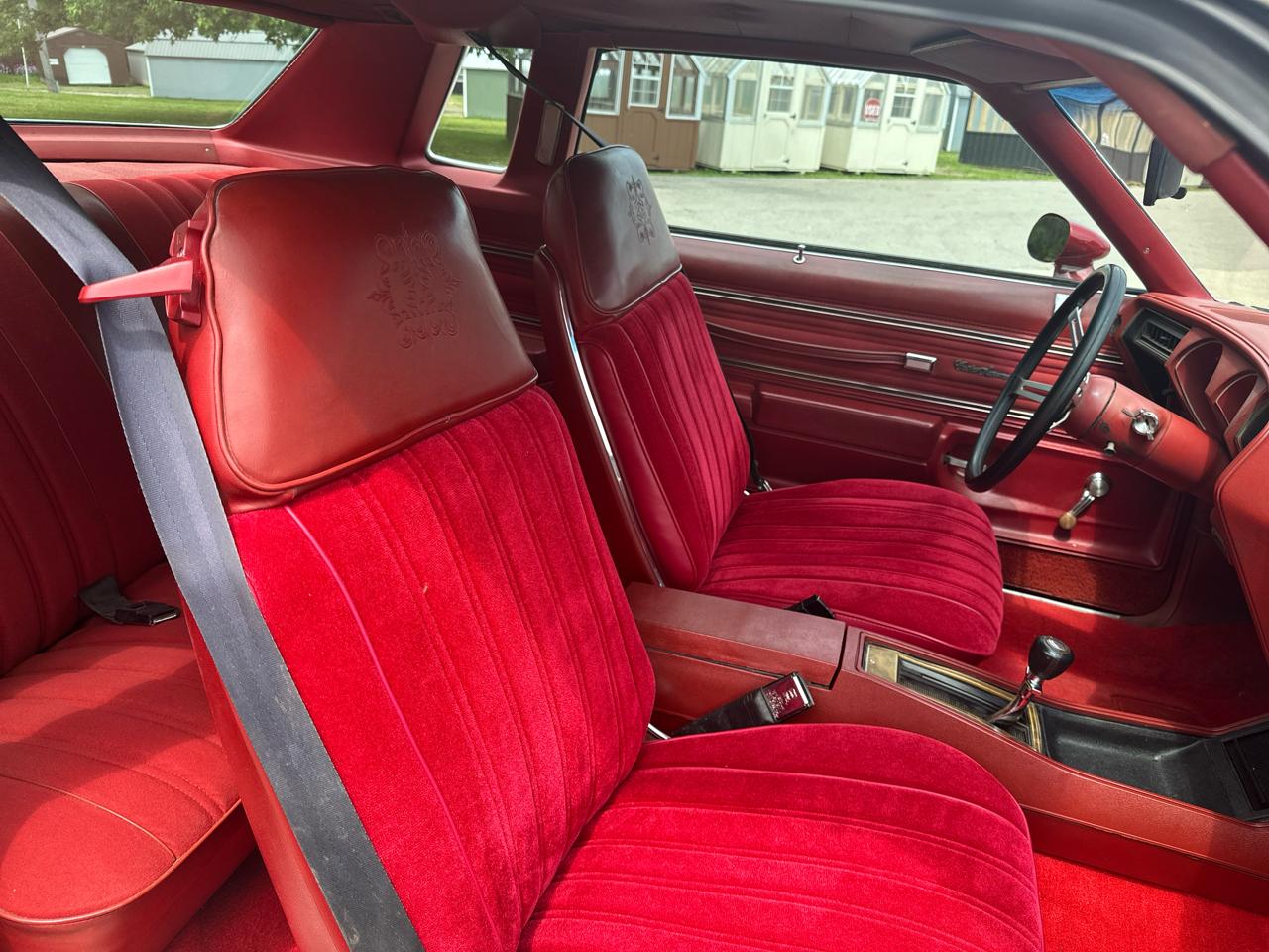 Oldsmobile Cutlass  1977