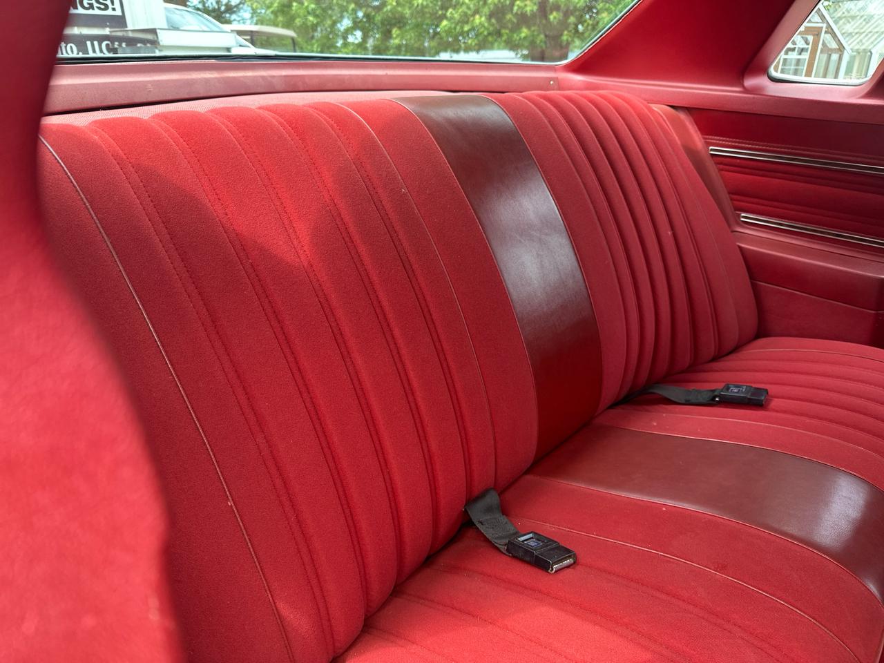 Oldsmobile Cutlass  1977
