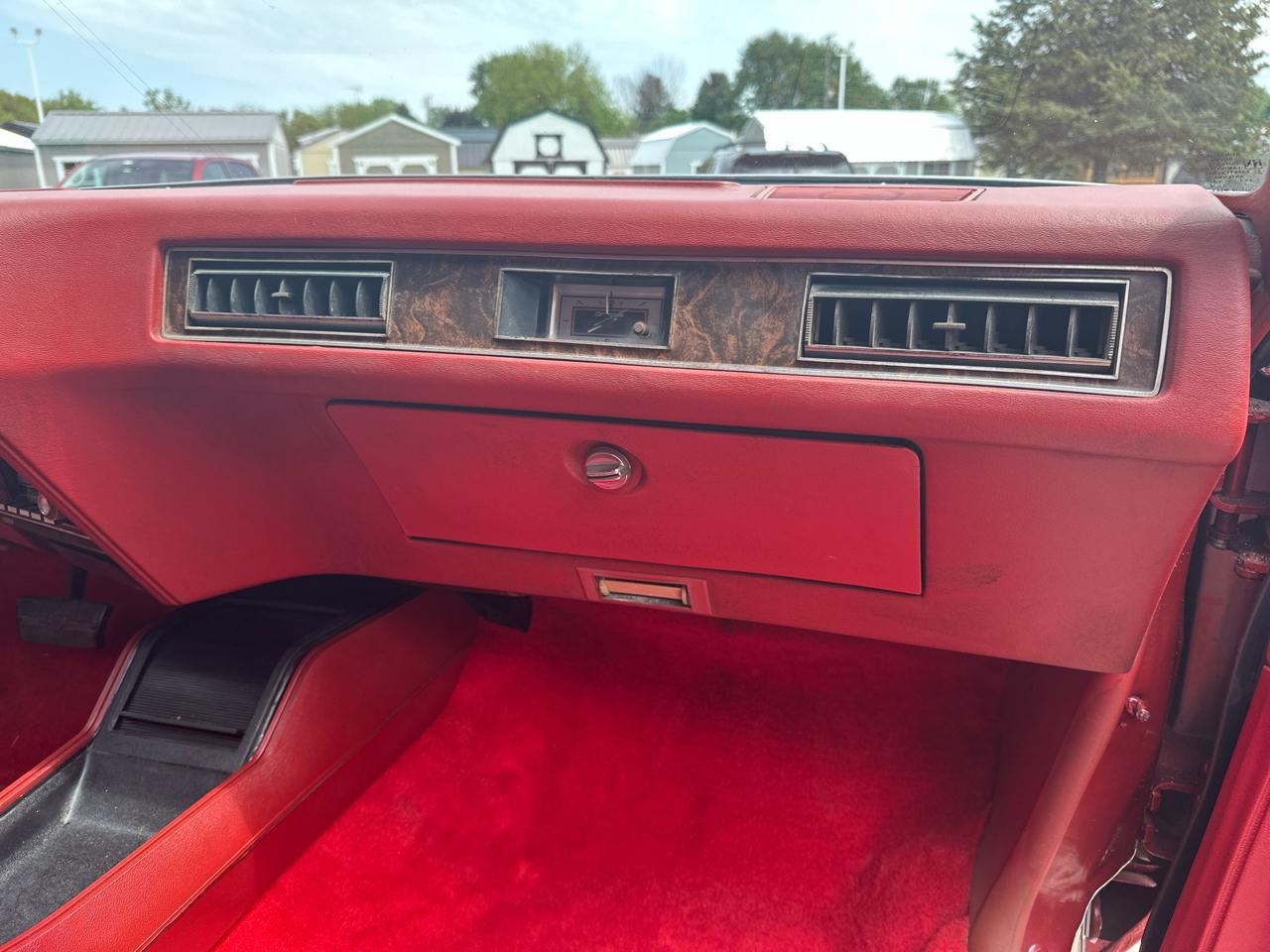 Oldsmobile Cutlass  1977