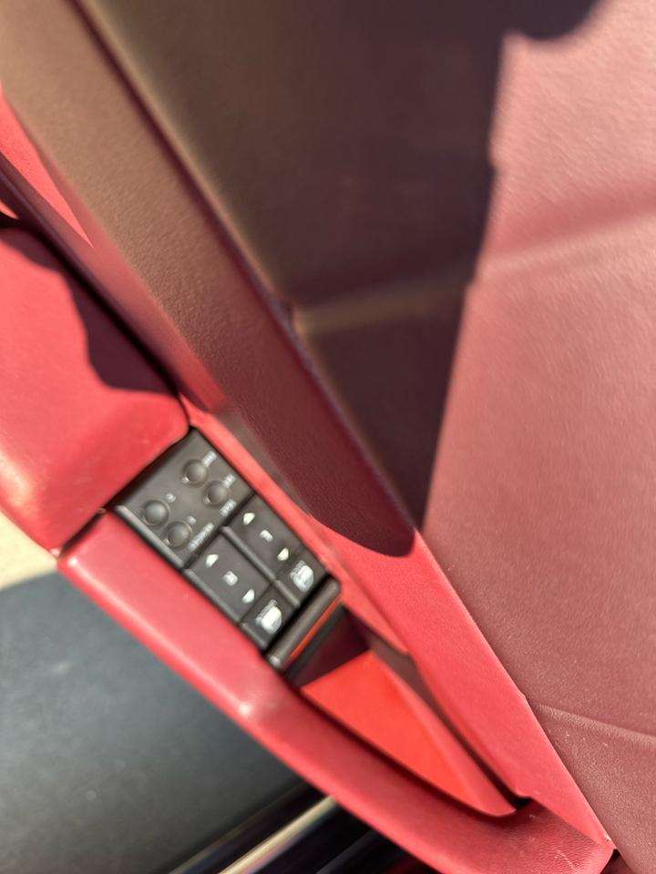 Cadillac Allante' 2dr Coupe Convertible 1989