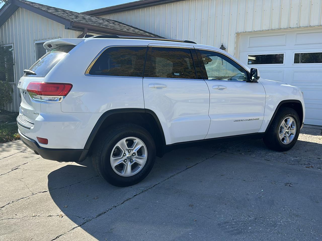 Jeep Grand Cherokee 4WD 4dr Laredo 2015