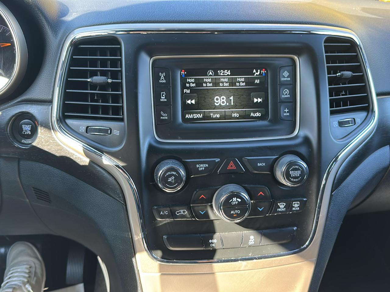 Jeep Grand Cherokee 4WD 4dr Laredo 2015