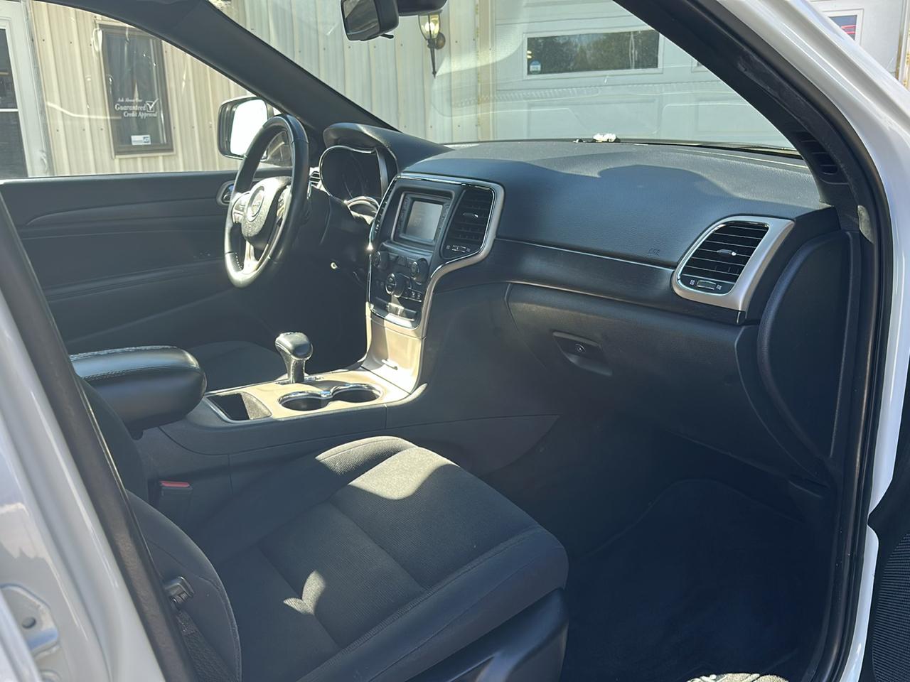 Jeep Grand Cherokee 4WD 4dr Laredo 2015