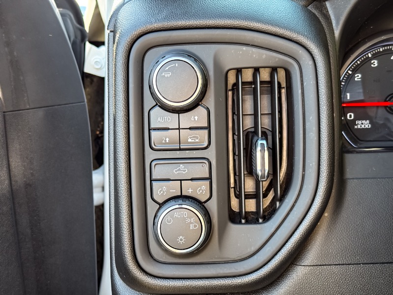 Chevrolet Silverado 1500 Custom Double Cab 4WD 2019 Chevrolet Silverado 1500 Custom Double Cab 4WD 2019
