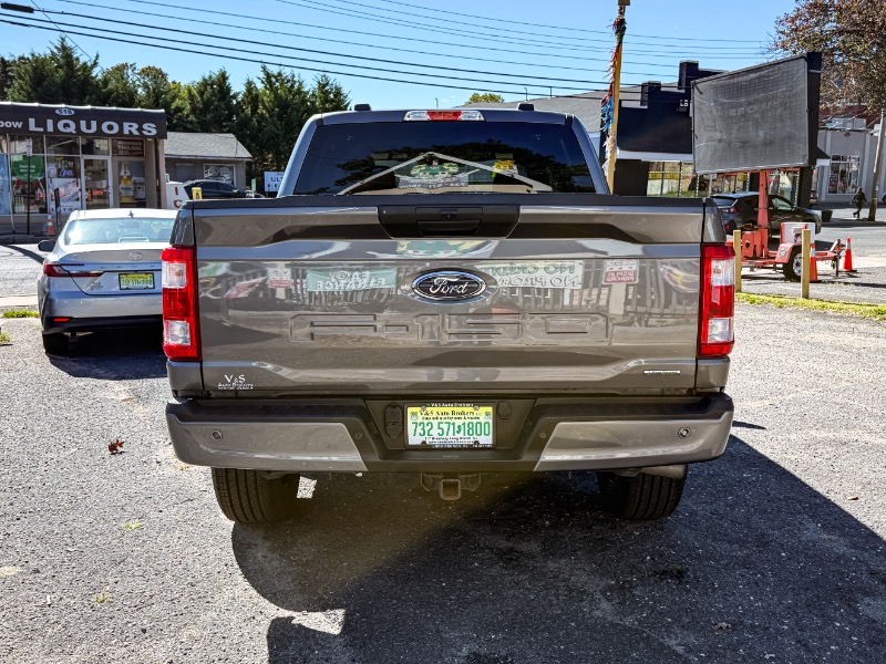 Ford F-150 STX 4WD SuperCrew 5.5' Box 2022 Ford F-150 STX 4WD SuperCrew 5.5' Box 2022