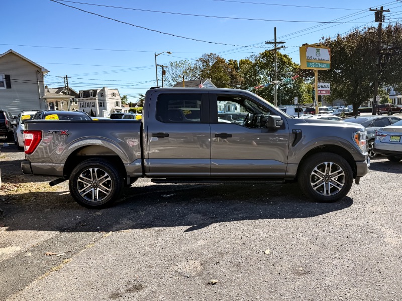 Ford F-150 STX 4WD SuperCrew 5.5' Box 2022 Ford F-150 STX 4WD SuperCrew 5.5' Box 2022