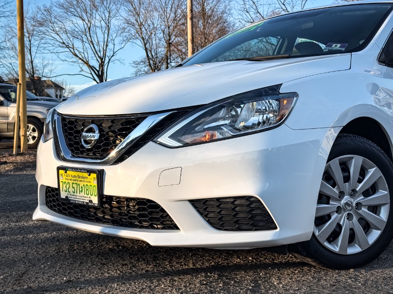 Nissan Sentra S 6MT 2017