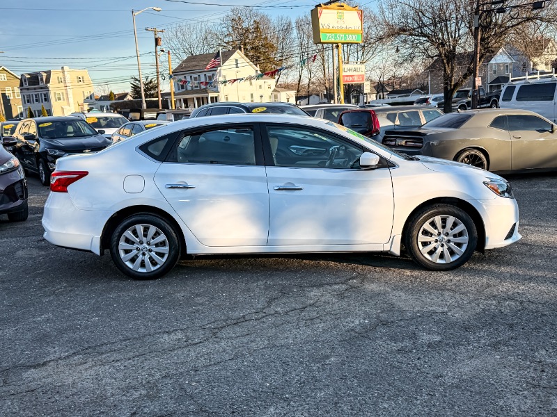 Nissan Sentra S 6MT 2017