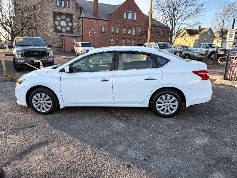 Nissan Sentra S 6MT 2017