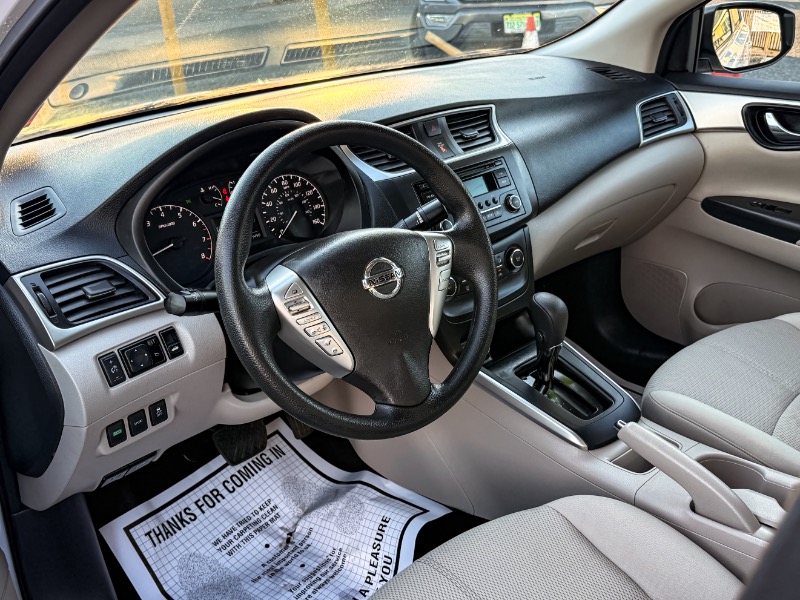 Nissan Sentra S 6MT 2017