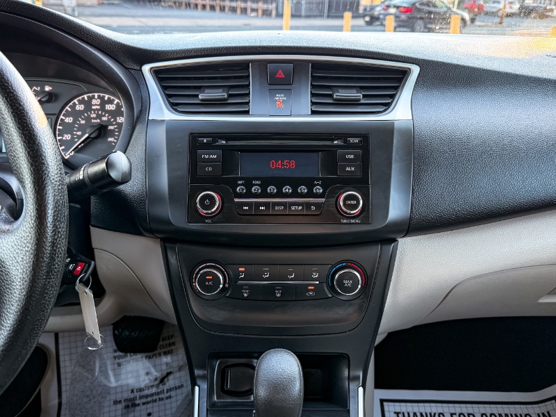 Nissan Sentra S 6MT 2017