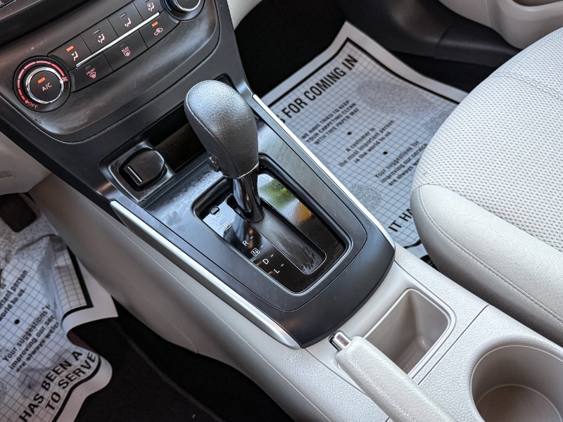 Nissan Sentra S 6MT 2017