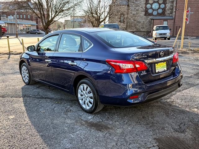 Nissan Sentra S 6MT 2017