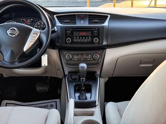 Nissan Sentra S 6MT 2017