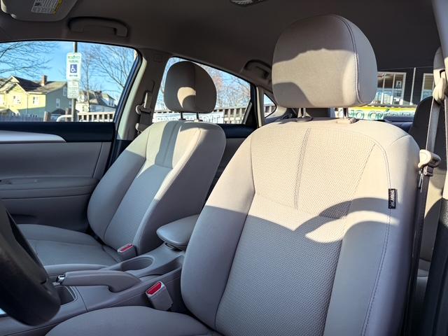 Nissan Sentra S 6MT 2017