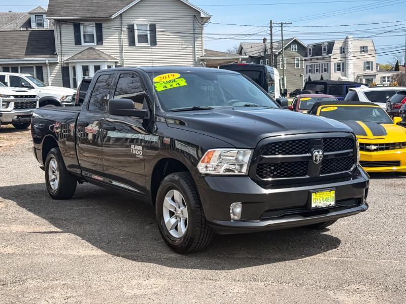RAM 1500 Classic Tradesman Quad Cab 4WD 2019