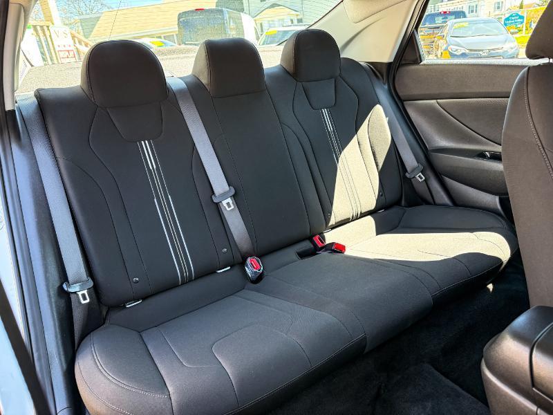 Hyundai Elantra SEL 2021