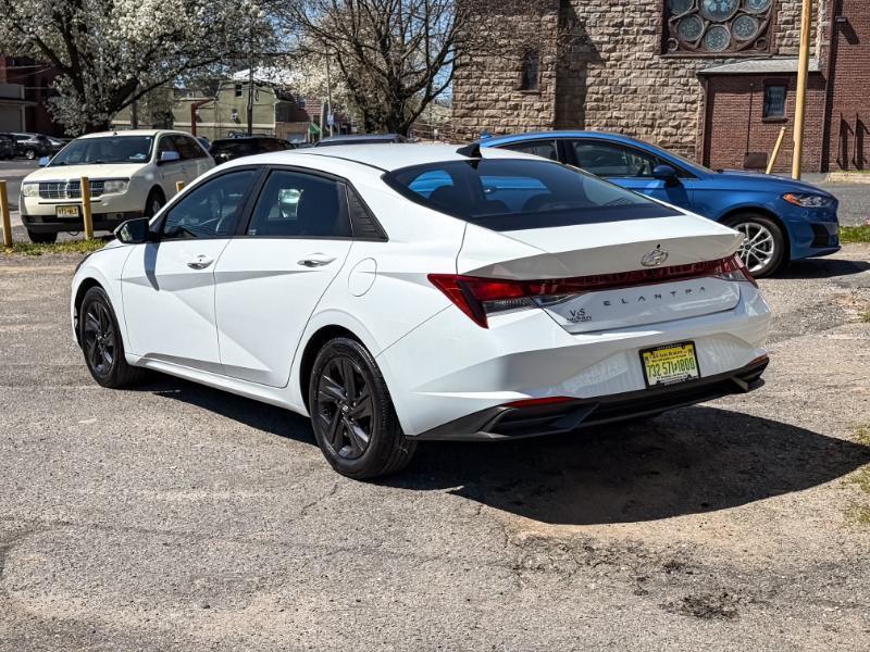 Hyundai Elantra SEL 2021