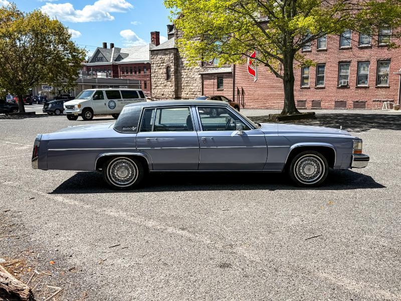 Cadillac DeVille Sedan 1984