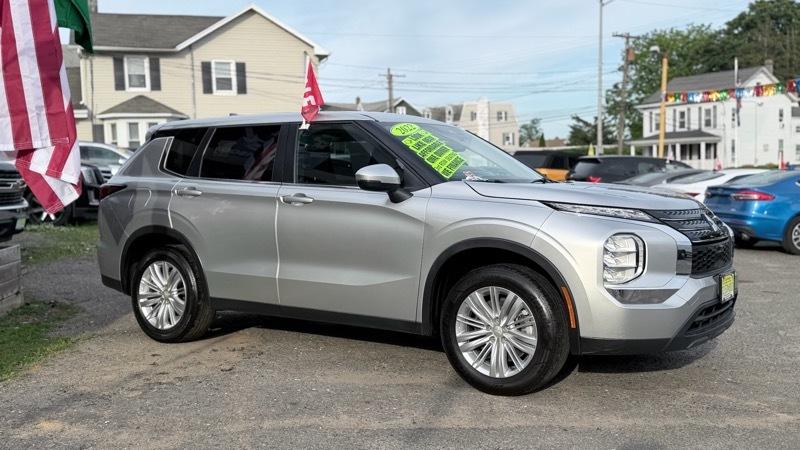Mitsubishi Outlander ES 2WD 2022