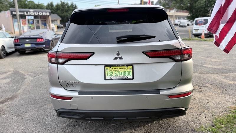 Mitsubishi Outlander ES 2WD 2022