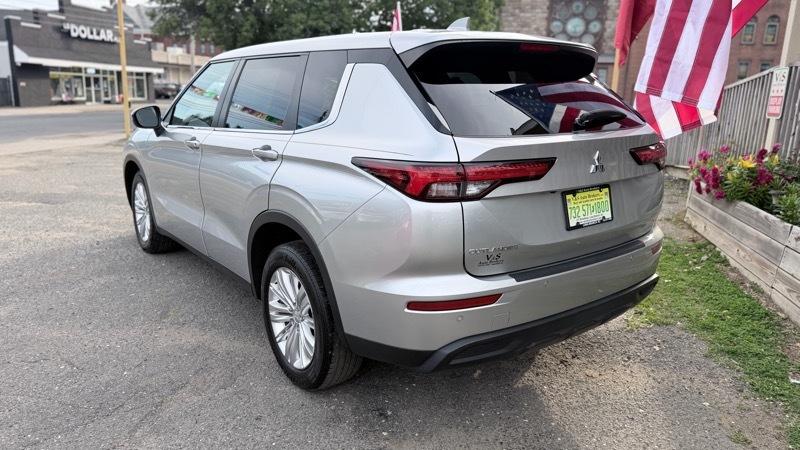 Mitsubishi Outlander ES 2WD 2022