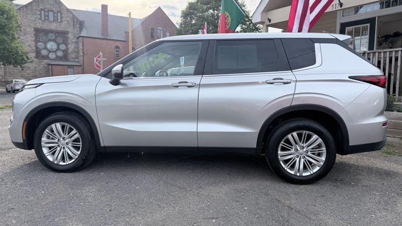 Mitsubishi Outlander ES 2WD 2022