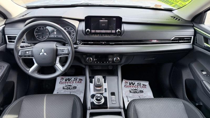 Mitsubishi Outlander ES 2WD 2022