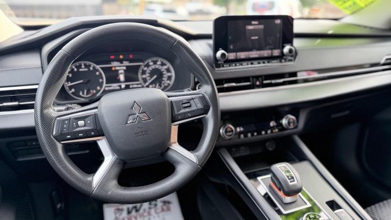 Mitsubishi Outlander ES 2WD 2022