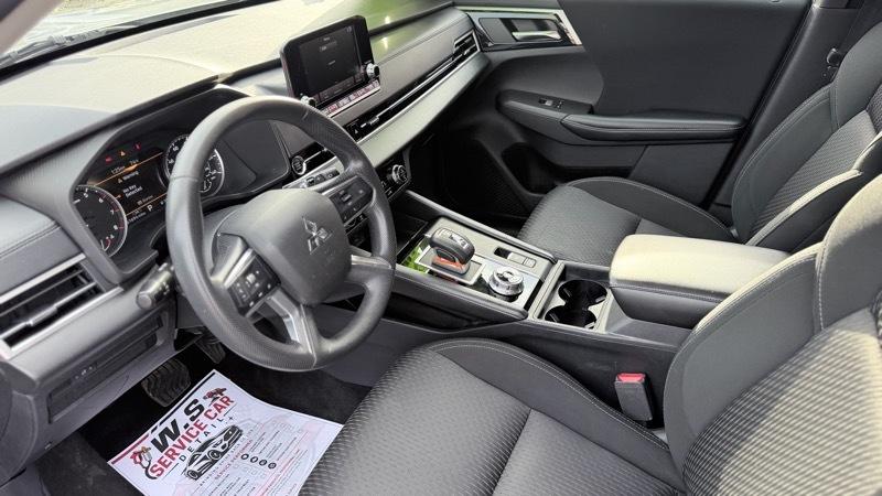 Mitsubishi Outlander ES 2WD 2022