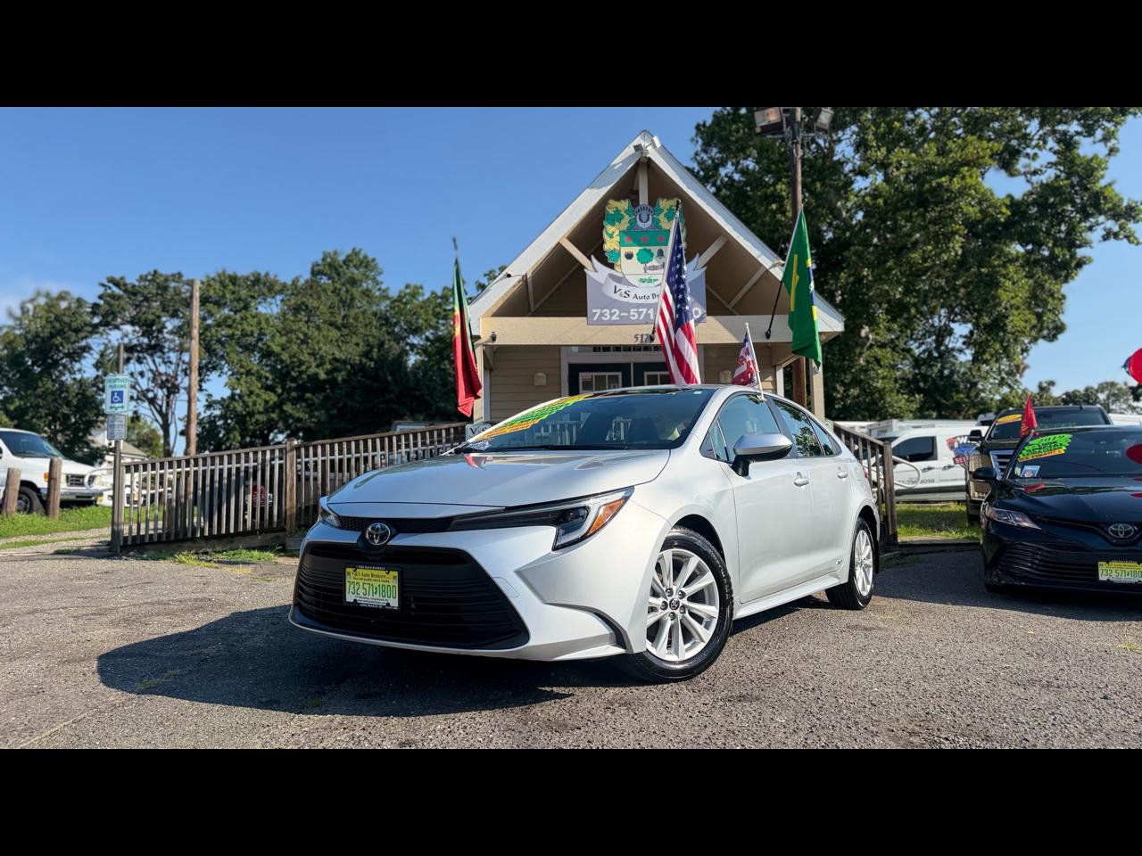 Toyota Corolla Hybrid LE AWD 2025