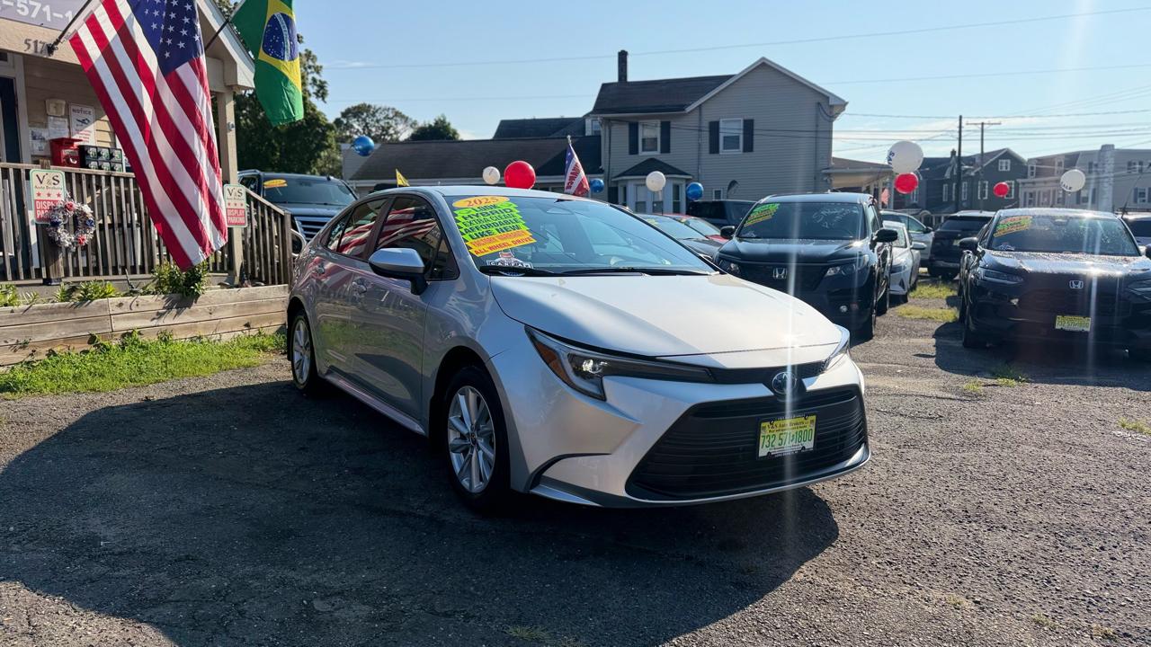 Toyota Corolla Hybrid LE AWD 2025