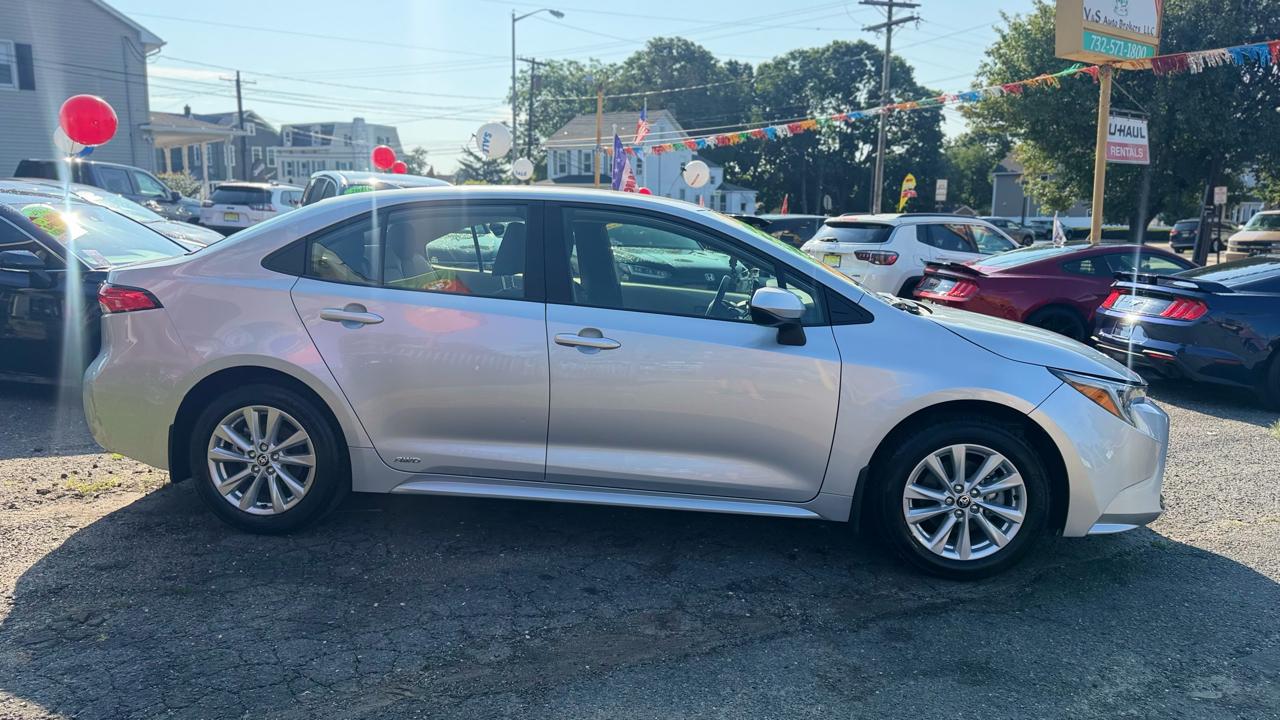 Toyota Corolla Hybrid LE AWD 2025