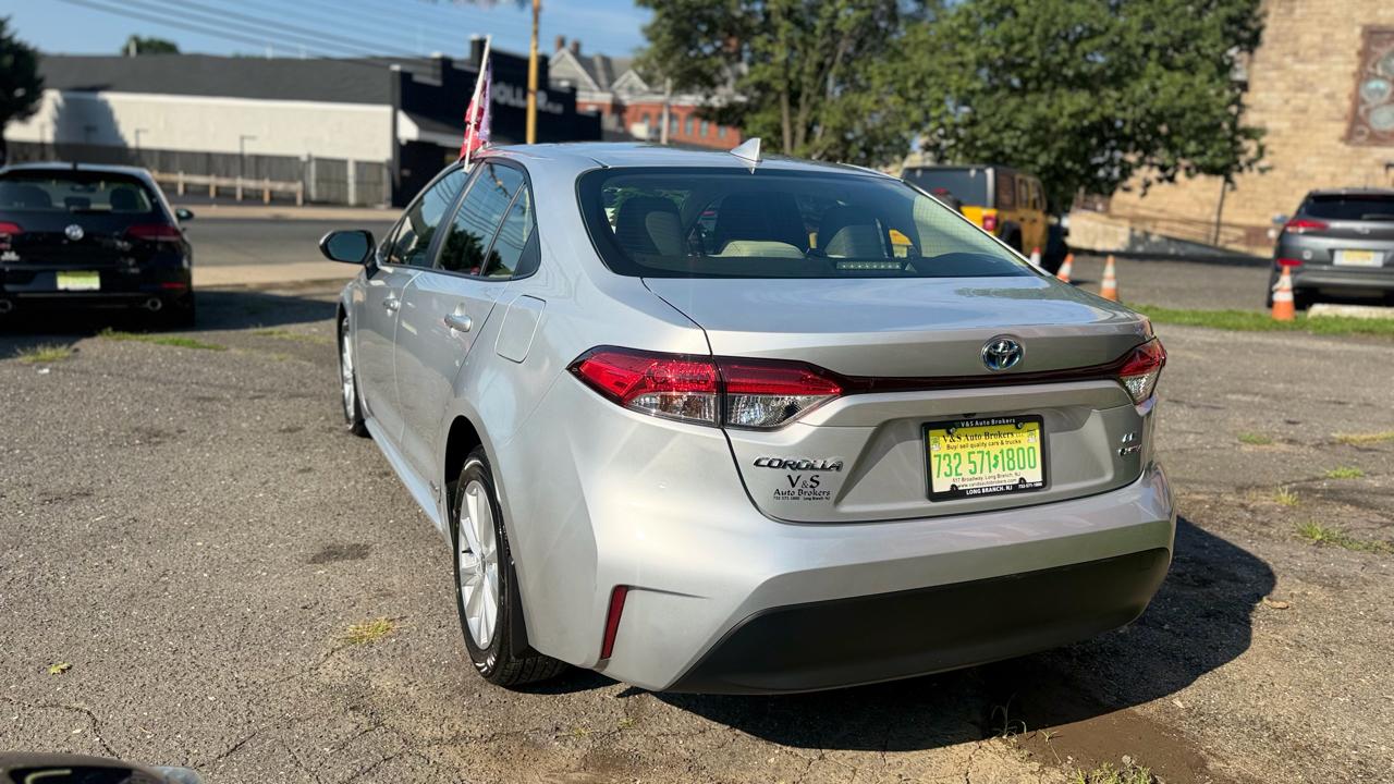 Toyota Corolla Hybrid LE AWD 2025