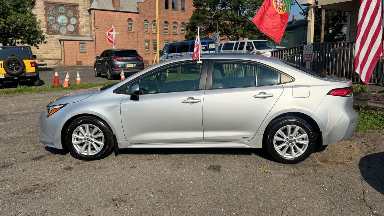 Toyota Corolla Hybrid LE AWD 2025