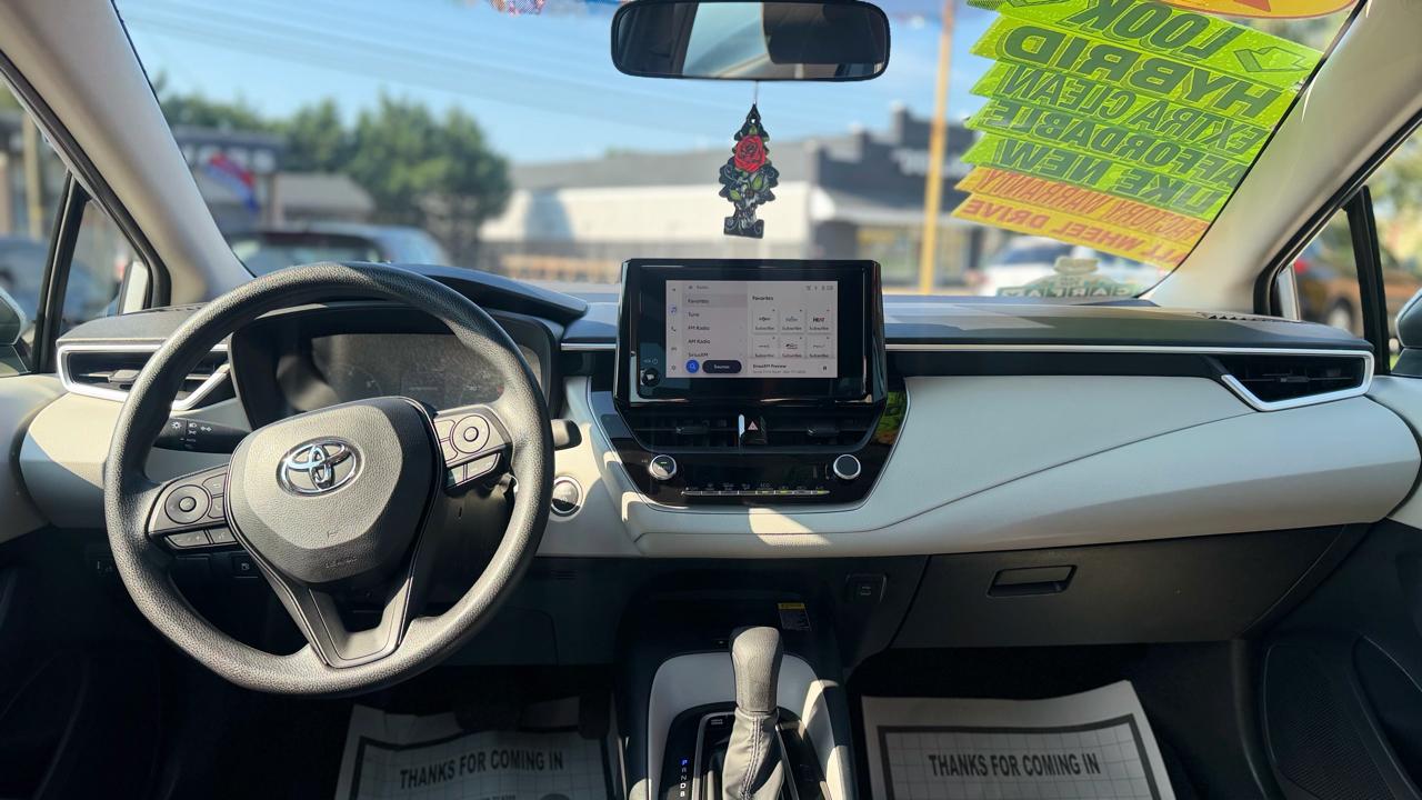 Toyota Corolla Hybrid LE AWD 2025