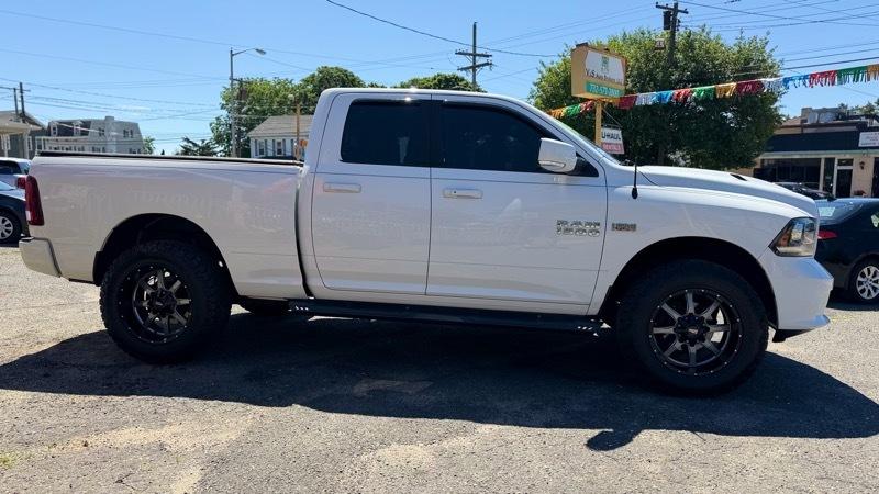 RAM 1500 Sport Quad Cab 4WD 2016