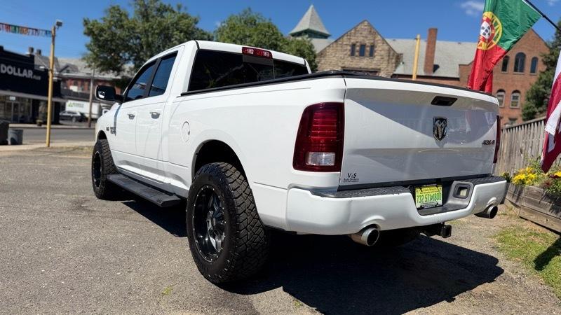RAM 1500 Sport Quad Cab 4WD 2016