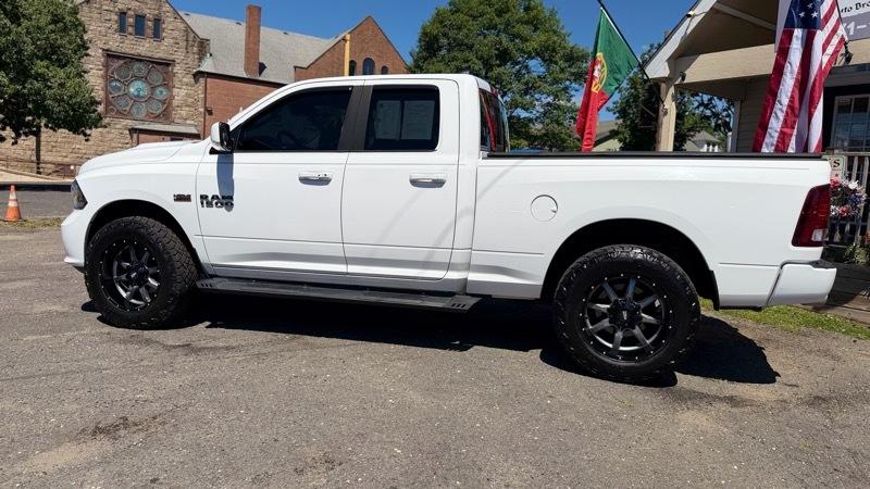 RAM 1500 Sport Quad Cab 4WD 2016