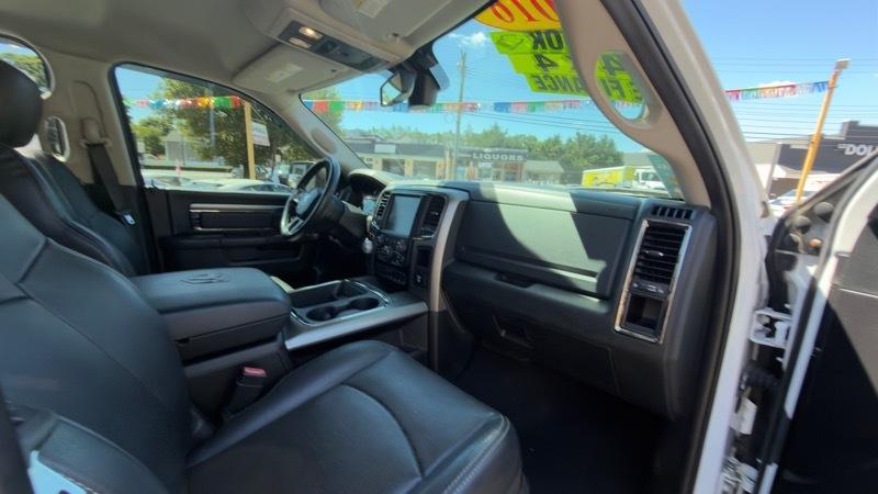 RAM 1500 Sport Quad Cab 4WD 2016
